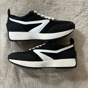 DV by Dolce Vita Black and White Women's Sneakers